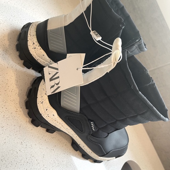 Boys fall boots - brand new with tags! - Picture 1 of 4